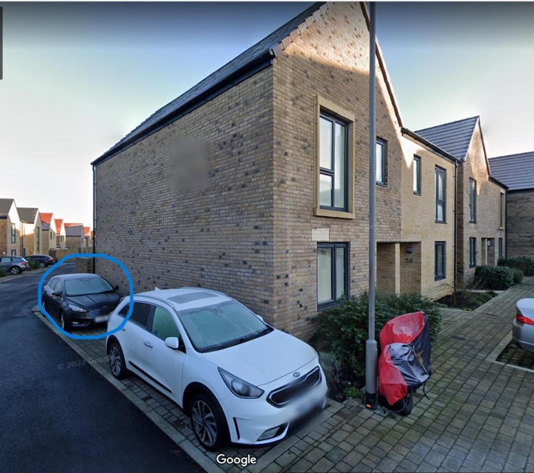 Modern 3 Bedroom House With Parking Bath Exterior photo